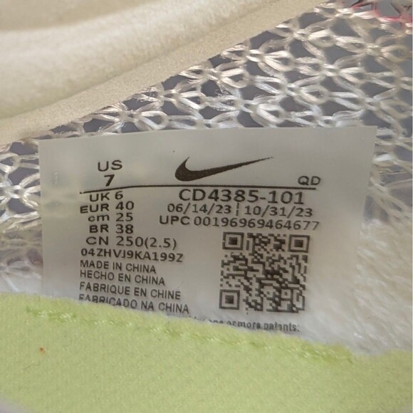 Nike Air Zoom Victory Men\'s 7 Sail Fierce Pink Track Spikes Shoes CD4385-101 main image 4